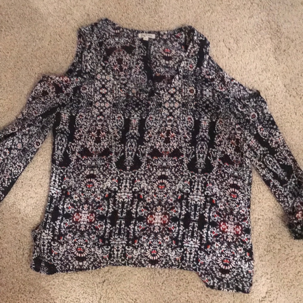 Cold shoulder top
